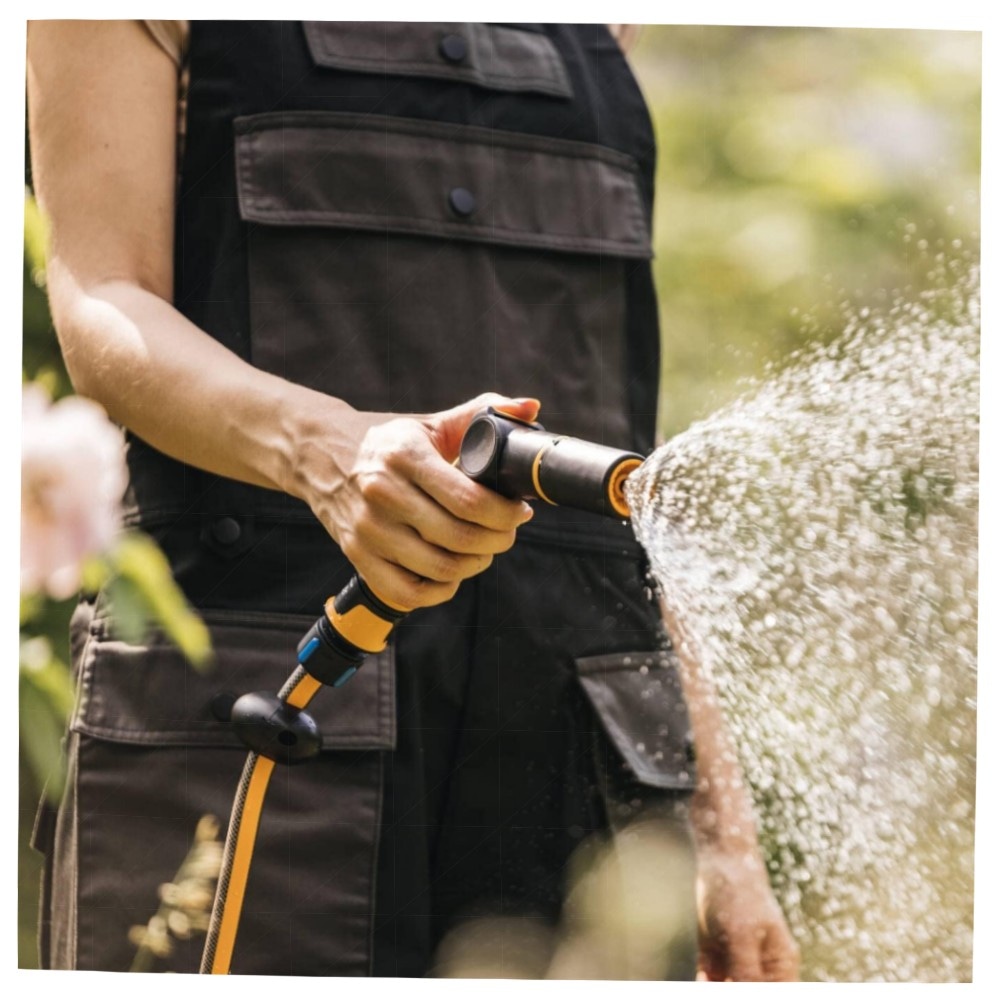 Fiskars 2‑teiliges Bewässerungsset – Sprühpistole 2‑Funktionen STOP‑Schlauchanschluss Ø13–15 mm, SoftGrip, frostbeständig