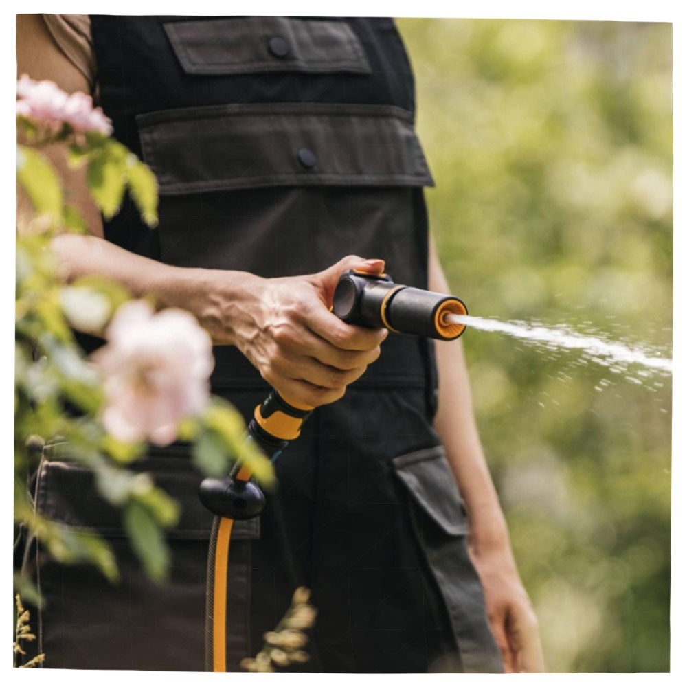 Fiskars 2‑teiliges Bewässerungsset – Sprühpistole 2‑Funktionen STOP‑Schlauchanschluss Ø13–15 mm, SoftGrip, frostbeständig