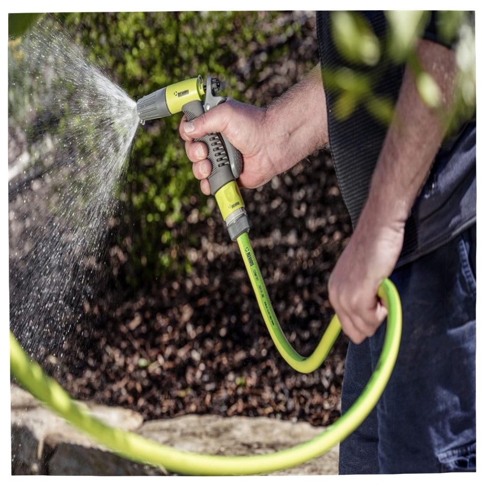 REHAU Gartenspritze Premium – robuste Metall-/Messing-Brause, verstellbarer Strahl & Feststellfunktion für Profi- und Hobbygärten