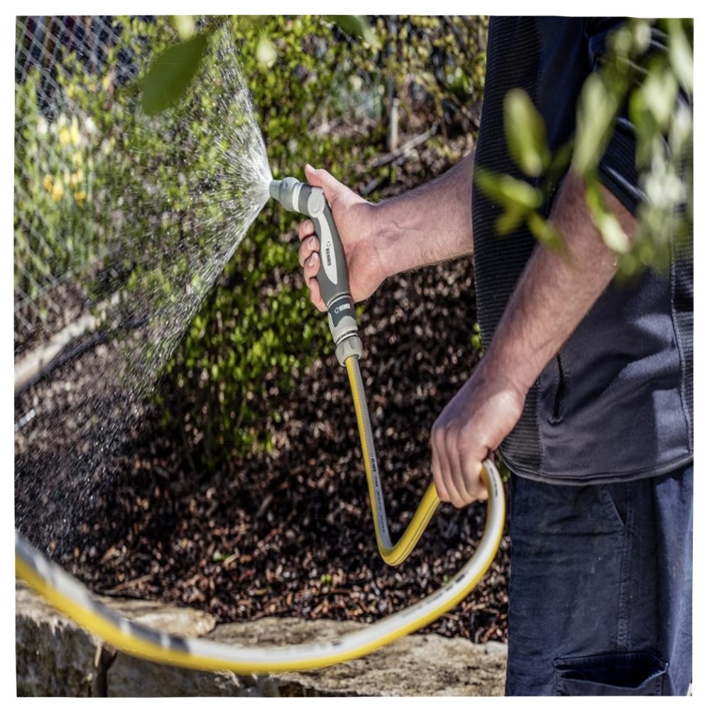 REHAU Gartenspritze Premium – robuste Metall-/Messing-Brause, verstellbarer Strahl & Feststellfunktion für Profi- und Hobbygärten