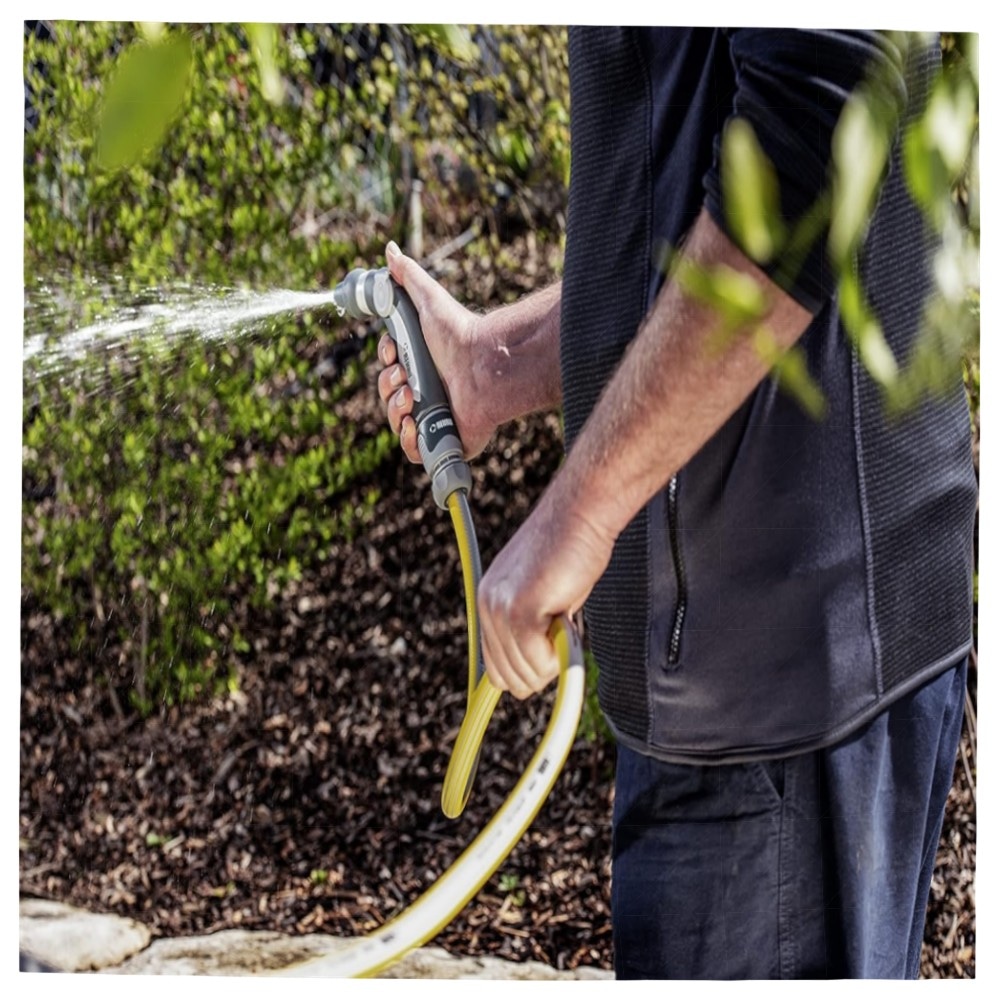 REHAU Gartenspritze Premium – robuste Metall-/Messing-Brause, verstellbarer Strahl & Feststellfunktion für Profi- und Hobbygärten