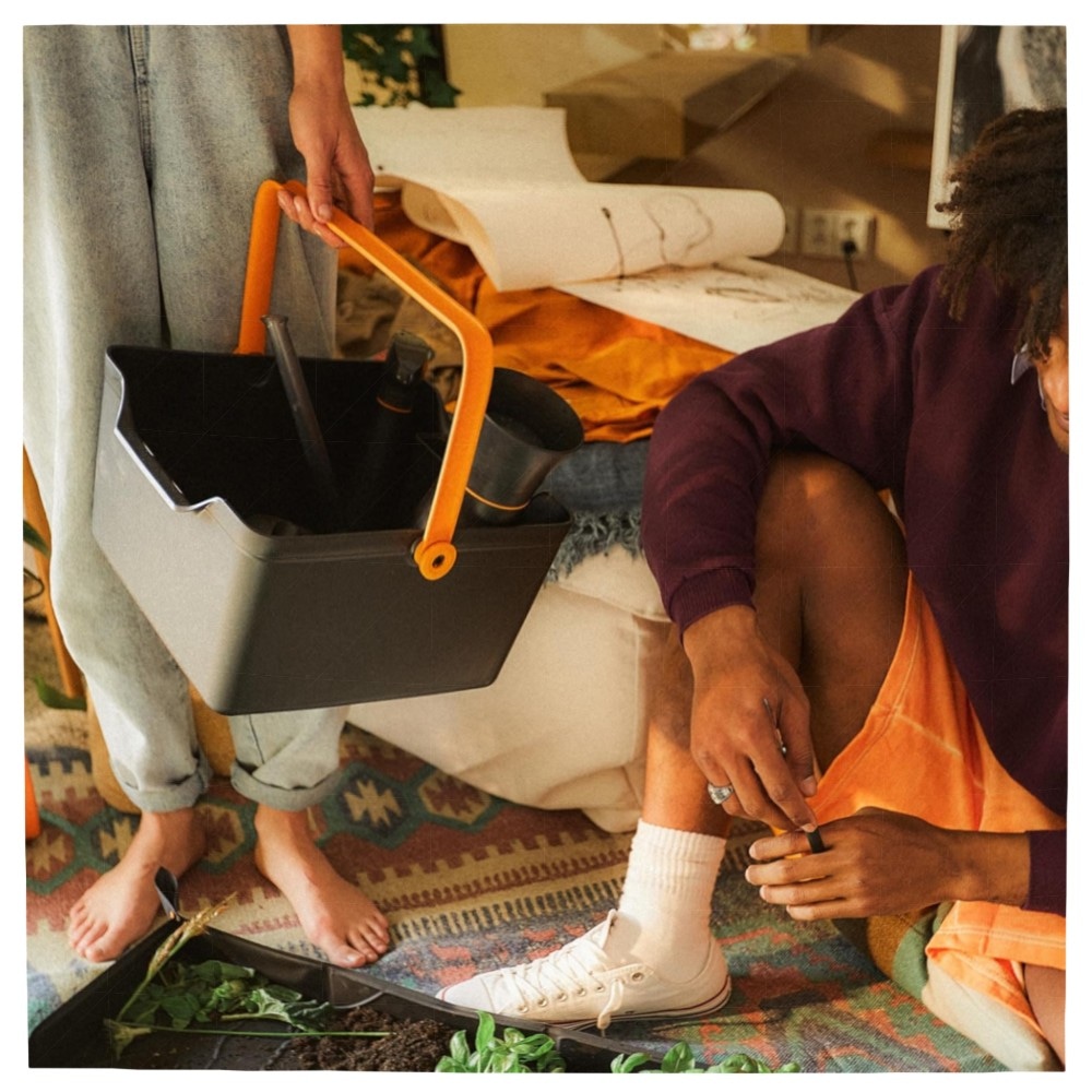 Fiskars Sprühflasche 284 ml – feiner Nebel für Zimmer- & Gartenpflanzen, leichter, langlebiger recycelter Kunststoff, nachhaltig & präzise