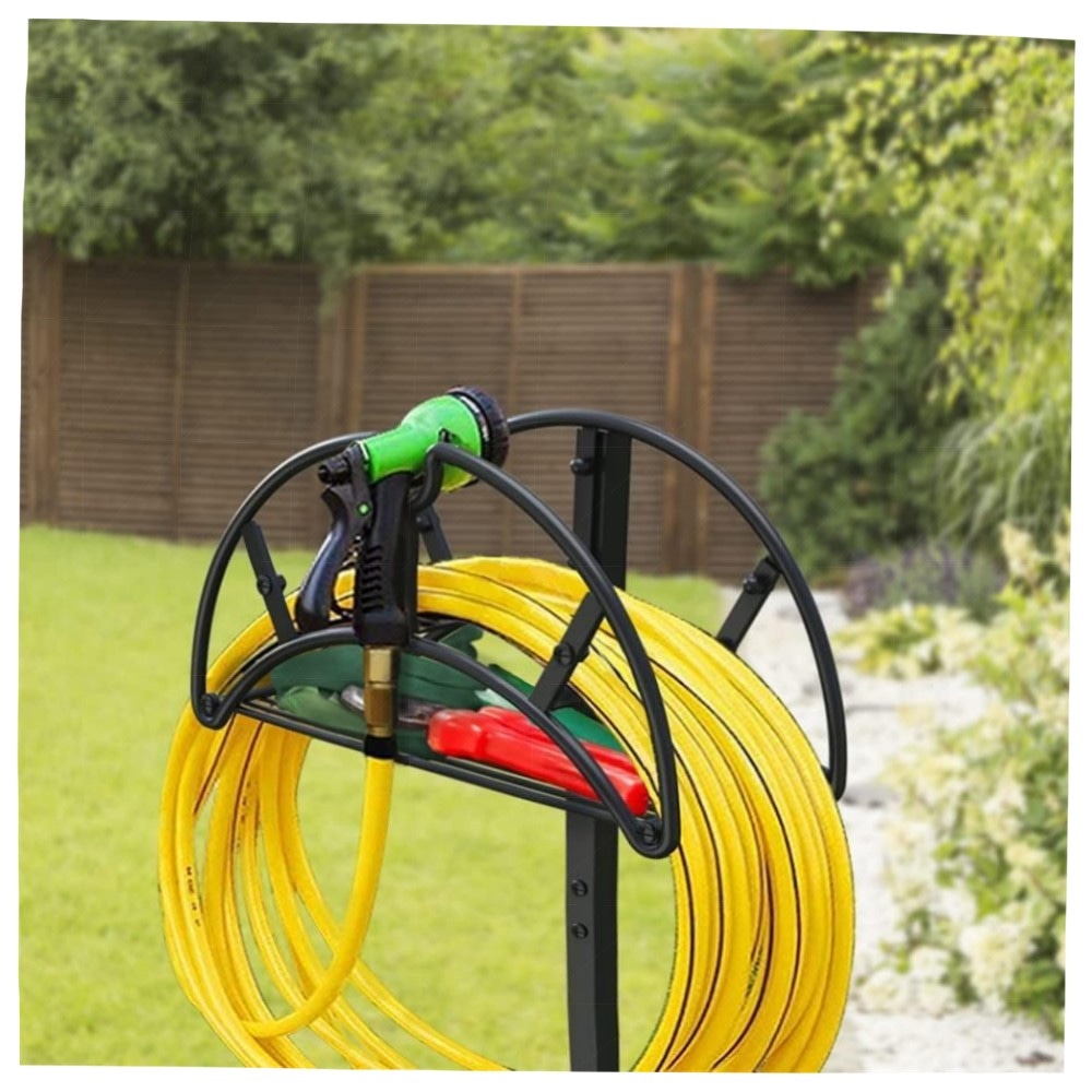 Freistehender Gartenschlauchhalter aus Metall – robuster Schlauchständer mit Ablagefach, pulverbeschichtet, dekorativ & platzsparend